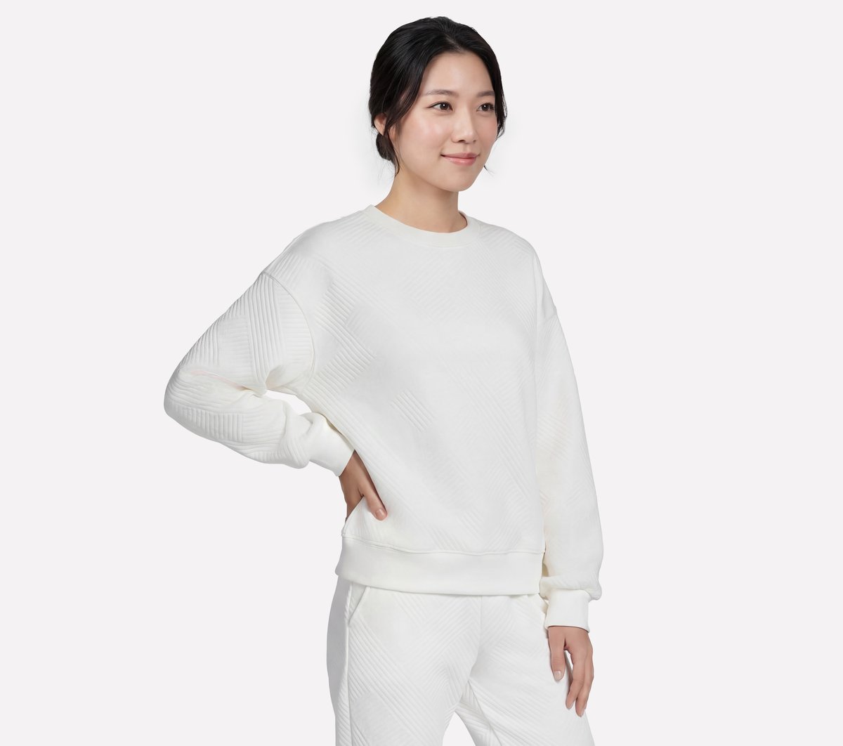 Skechers Essential | Downtown Cozy Fit Long Sleeve Crew