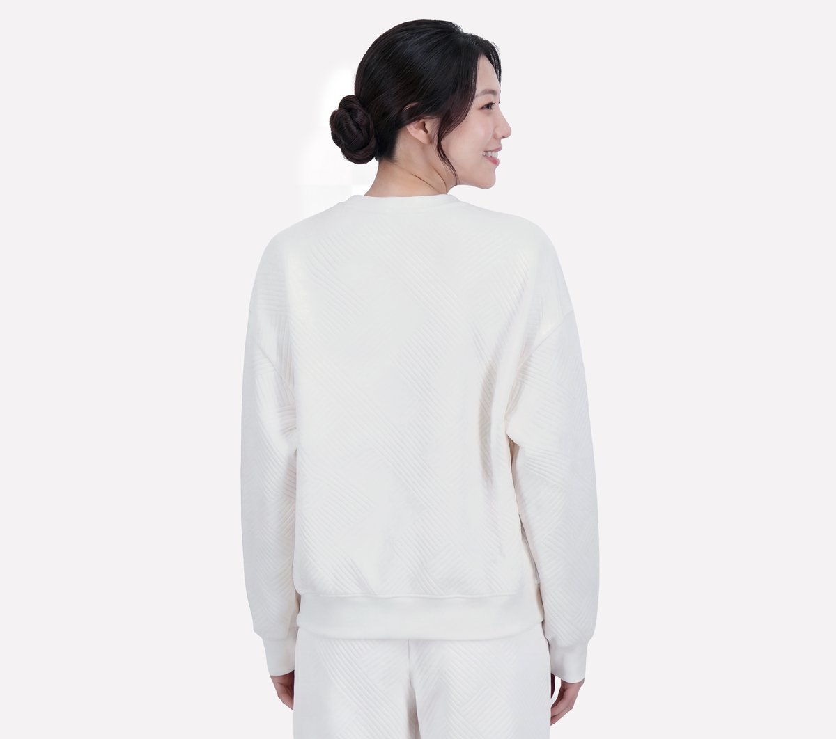 Skechers Essential | Downtown Cozy Fit Long Sleeve Crew