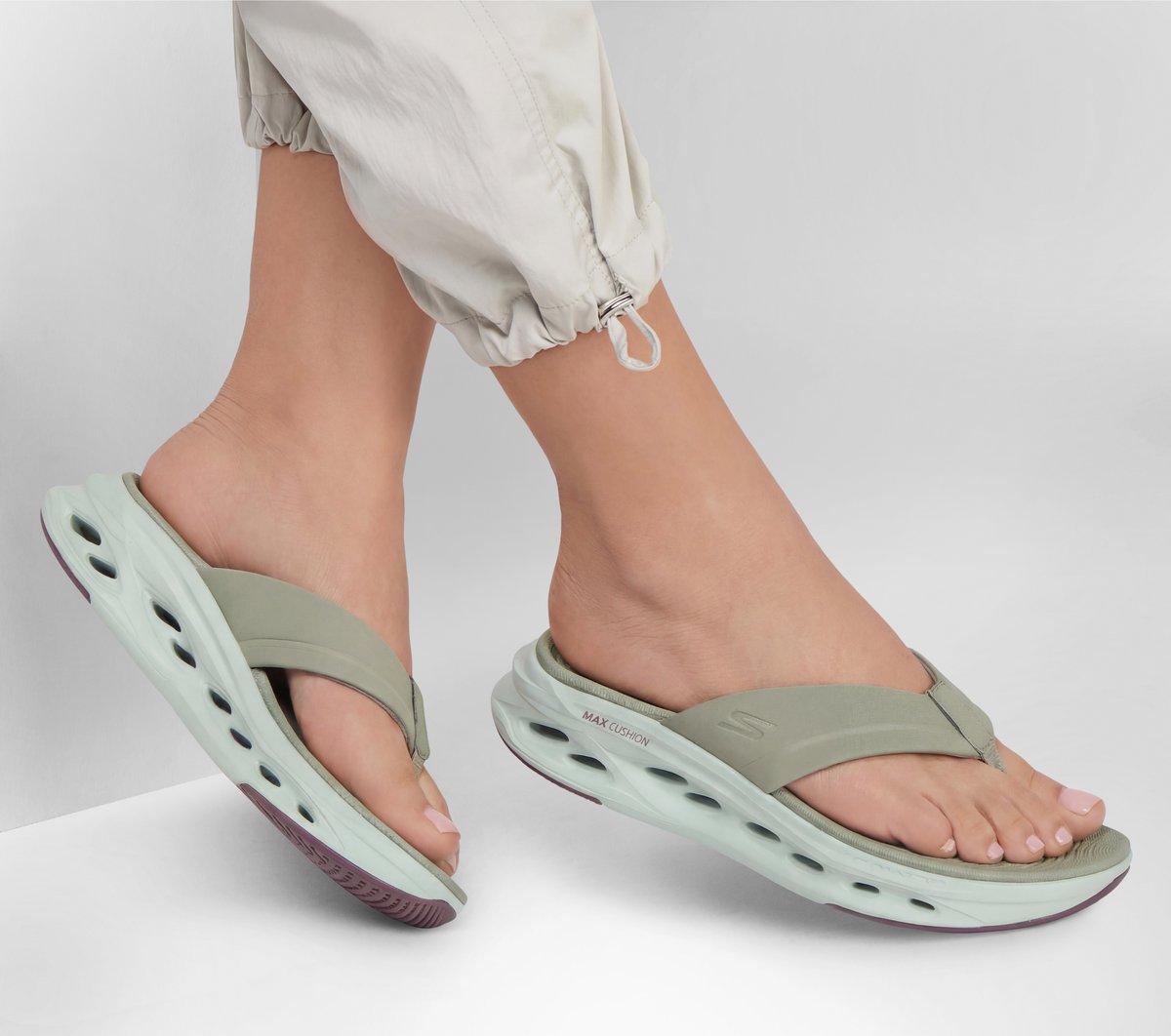 Skechers Featured | Max Cushioning Glide-Step Sandal - Audra