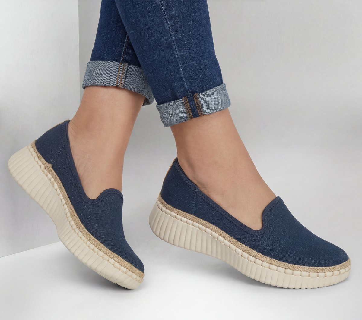 Skechers Featured | Wilshire Blvd - Be My Muse