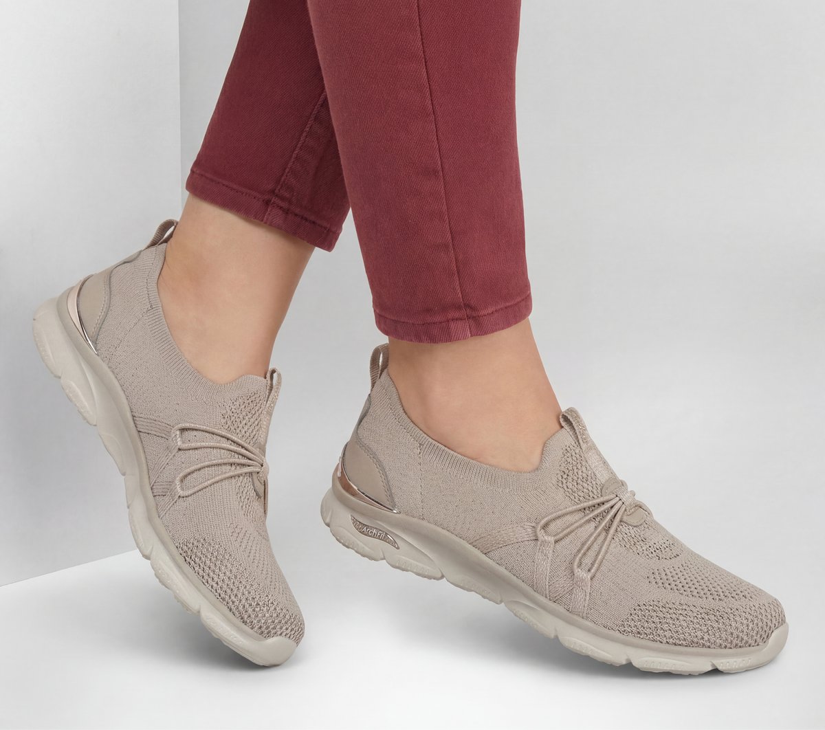 Skechers Signature | Arch Fit Sunny - Flutter Step