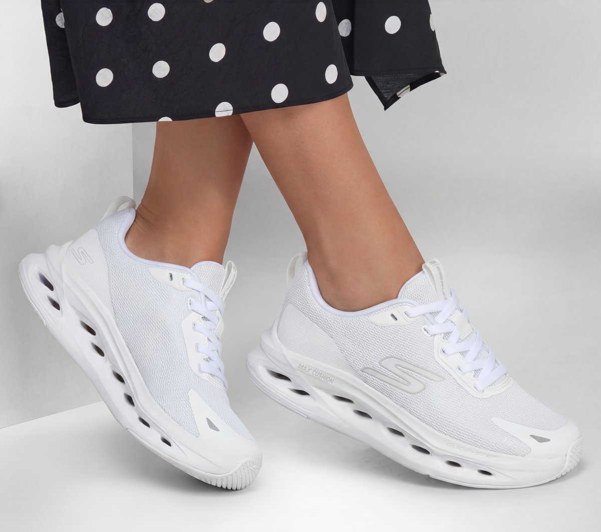 Skechers Hot Sale | Max Cushioning Glide-Step - Tukker